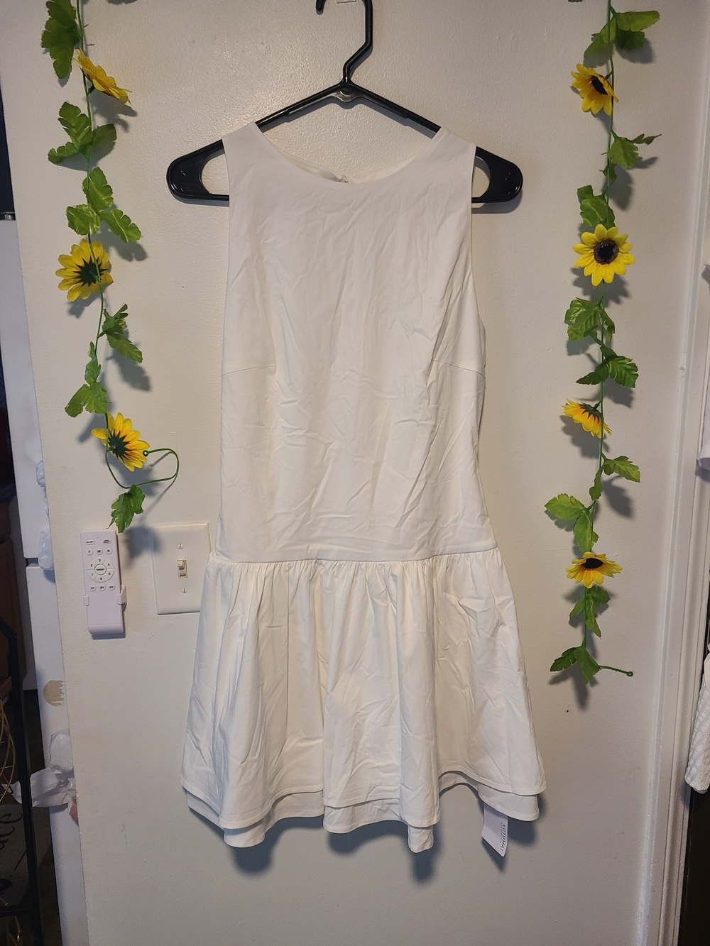 Nwt Kutumai Medium white sleeveless drop-waist mini dress